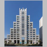United Nations University, Shibuya, Tokyo, photo Kakidai, Wikipedia.jpg